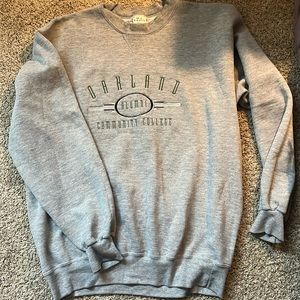 Grey large crewneck, very comfortable.